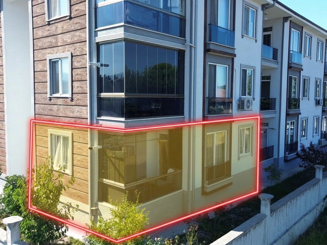 REMAX MAVI RIDVAN GEDIKTEN SAKARYA ARIFIYE CUMHURIYET MAHALLESINDE 2 YAŞINDA SATILIK 2+1 DAIRE