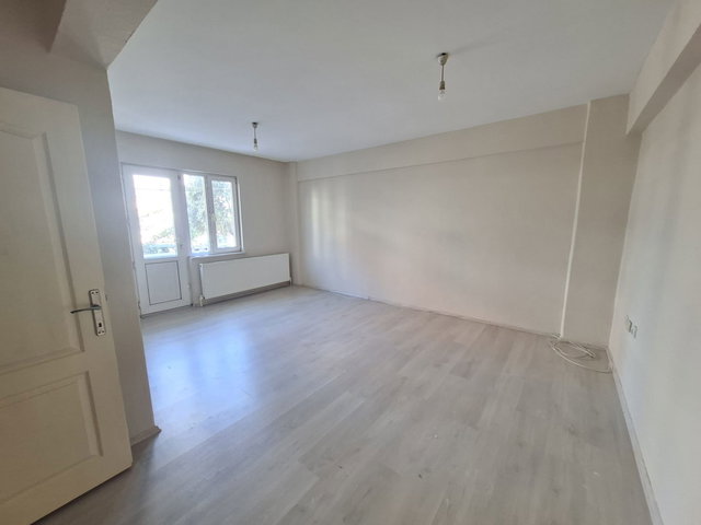 RE/MAX İNCİ'DEN PLEVNE MAH. ŞEHİT BİROL KOÇ CADDESİ’NDE 2+1 KİRALIK DAİRE