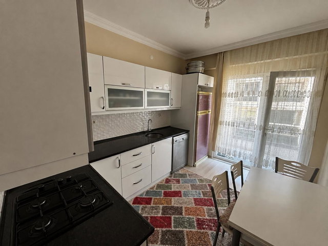 REMAXHÜR ESRA ZURNACIDAN FERİZLİ MERKEZDE 3+1 KİRALIK DAİRE