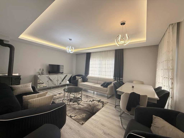 ALTINOVA GİCİK’TE 700 M² ARSA İÇERİSİNDE 4+1 LÜKS 2 KATLI SATILIK VİLLA