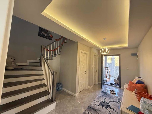 ALTINOVA GİCİK’TE 700 M² ARSA İÇERİSİNDE 4+1 LÜKS 2 KATLI SATILIK VİLLA
