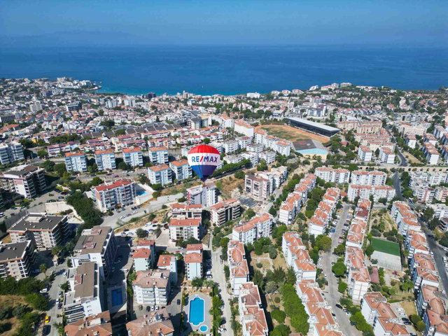 KUŞADASI MERKEZDE GENİŞ TERASLI FERAH 4+1 DUBLEKS SATIŞTA...