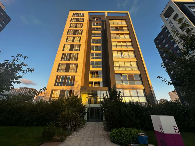 ATAŞEHİR INLIFE DA KATTA TEK | HAVUZ MANZARALI 2.5+1 SATILIK