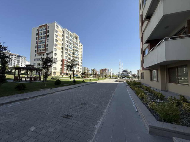 BAĞLICA SEÇKİN SİTESİNDE, 4+1, 3 CEPHELİ KİRALIK DAİRE