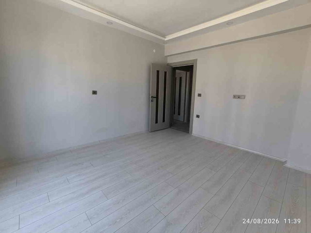 RE/MAX DOĞUDAN ŞAHİNKAYA(ÇAYDA ÇIRA)3+1 SIFIR DAİRE SATILIKTIR