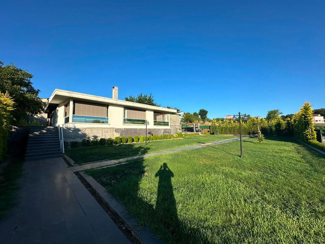 ÇAVUŞBAŞI BAKLACI MAH. 2.300M² ARAZI IÇINDE SATILIK LÜKS VILLA