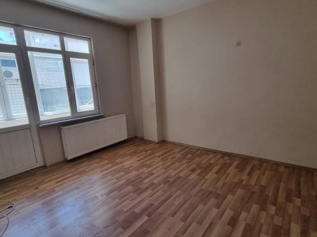 BAĞCILAR 15 TEMMUZ MAHALLESI'NDE SATILIK 2+1 DAIRE
