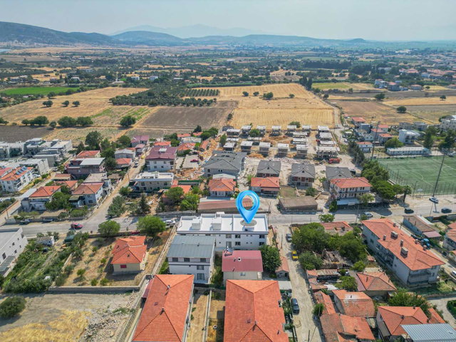 FOÇA YENIBAĞARASI MAHALLESINDE SATILIK 1+1 DAIRE!