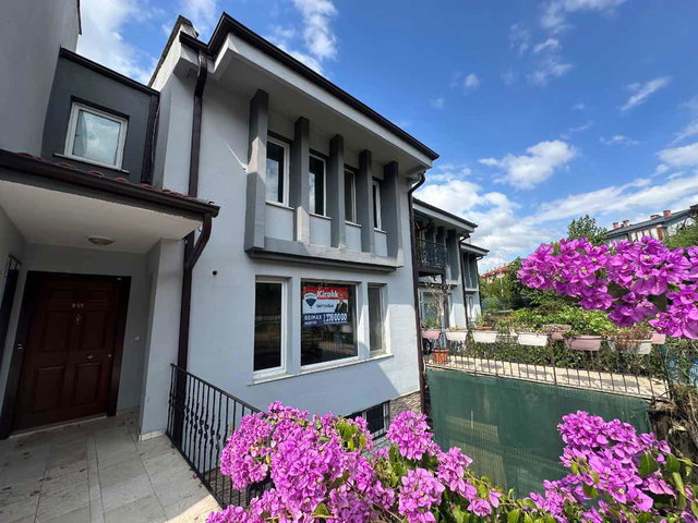 KİRALIK VİLLA REMAX MOTTO ÜMİT DOĞAN DAN