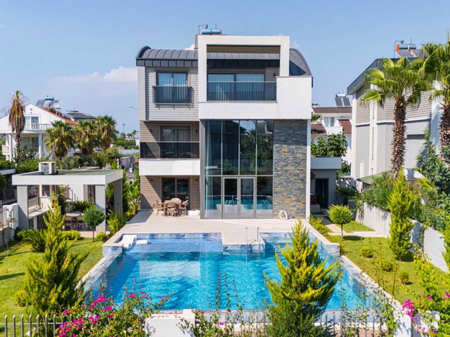 LAND OF LEGENDS KARŞISI | ASANSÖRLÜ, TAM KAT SPA & MASTER SUİTE'LI SATILIK ULTRA LÜKS VILLA