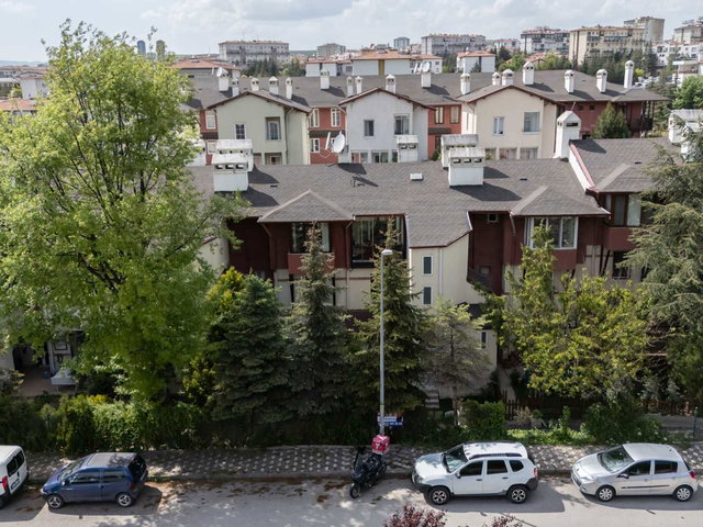 ERYAMAN ALARKO BLOKLARINDA SATILIK BAHÇELİ MÜSTAKİL GİRİŞLİ 3+1 YAPILI DUBLEKS DAİRE