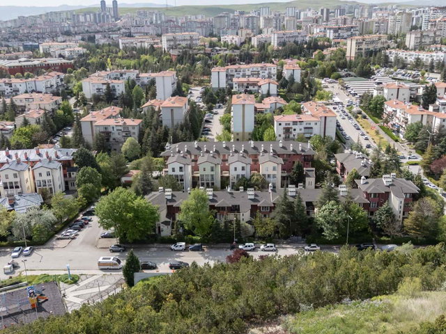ERYAMAN ALARKO BLOKLARINDA SATILIK BAHÇELİ MÜSTAKİL GİRİŞLİ 3+1 YAPILI DUBLEKS DAİRE
