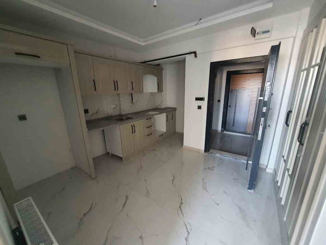 REMAX DOĞU'DAN ATAŞEHR MERKEZİ KONUM NET 65 M² SATILIK 2+0 DAİRE