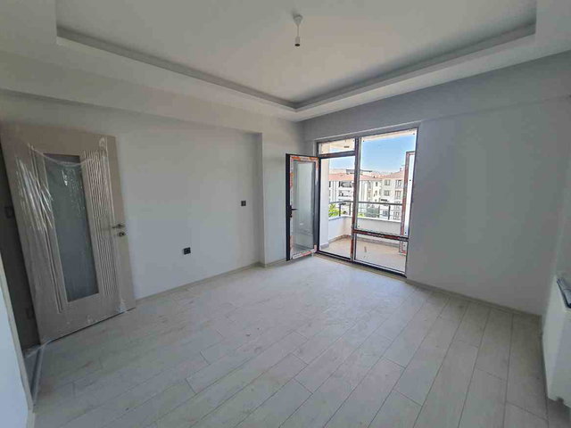 REMAX DOĞU'DAN ATAŞEHR MERKEZİ KONUM NET 65 M² SATILIK 2+0 DAİRE