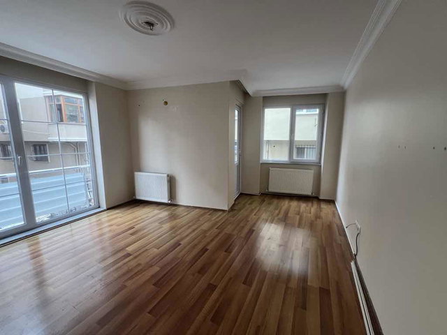 MALTEPE’DE DOĞU-GÜNEY CEPHELİ 2+1 | BALKONLU | BOŞ | DOĞALGAZ KOMBİLİ