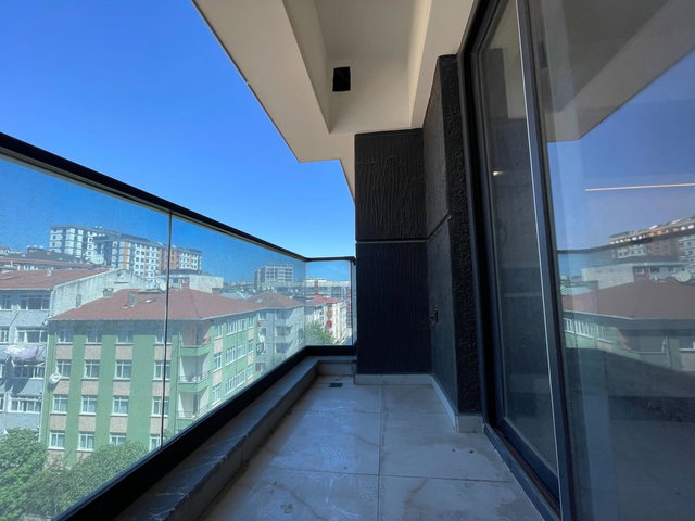 SEA GARDEN'DA PENDİK MİLLET BAHÇESİNE KOMŞU  SATILIK LÜKS 2+1 DAİRE