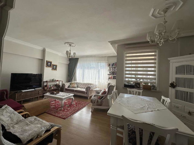 6. GAZETECİLER SİTESİ’NDE FERAH 3+1 2 BALKONLU ŞEHİR MANZARALI DAİRE