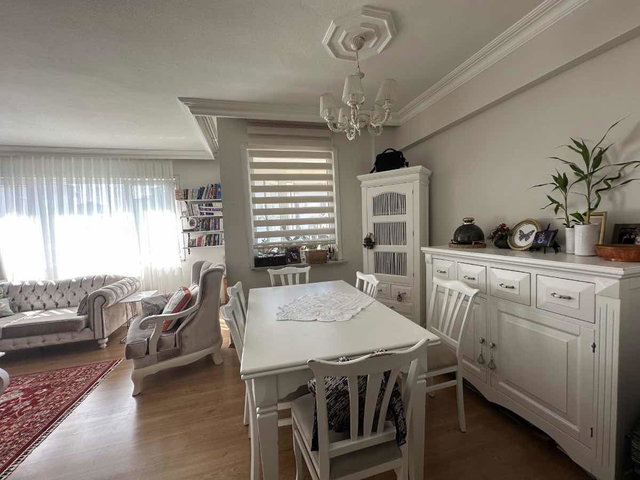 6. GAZETECİLER SİTESİ’NDE FERAH 3+1 2 BALKONLU ŞEHİR MANZARALI DAİRE