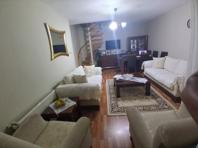 ESENYALI'DA GENIŞ, FERAH VE GÜNEŞ ENERJI SISTEMI 4+1 SATILIK