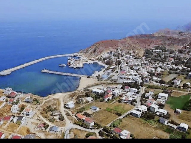 BALIKESIR ERDEK ŞAHINBURGAZ'DA GENIŞ ARAZISI ILE SATILIK MÜSTAKIL EV