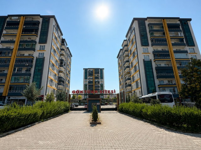 YAKINCA'DA GÖKTÜRK SİTESİNDE SATILIK 3+1 DAİRE