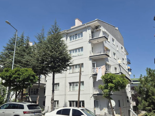 ÖVEÇLER’DE MERKEZİ ŞEHİR MANZARALI ÜST KAT 3+1 | 110 M² BRÜT | BALKONLU KİRALIK DAİRE