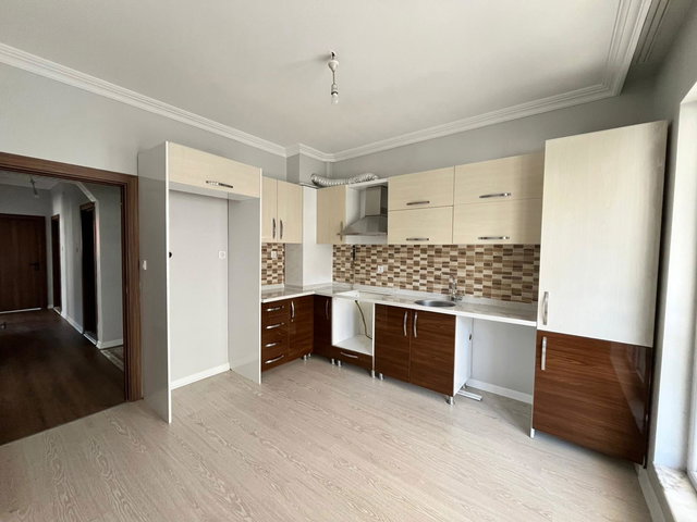 REMAX İLKE'DEN ŞÜKRÜPAŞA'DA 3+1 SATILIK DAİRE