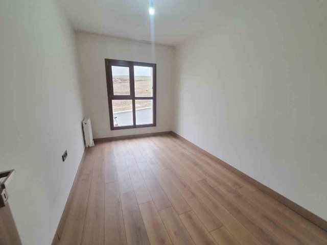 REMAX DOĞU'DAN YEMİŞLİK 1.ETP'TA KİRALIK 3+1 ARAKAT TOKİ DAİRESİ