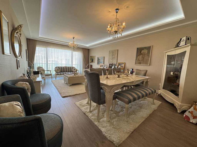 YAŞAMKENT PERLA PARKTA SATILIK 4+1 LÜKS DAİRE