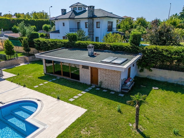 BÜYÜKÇEKMECE’DE 800 M² BRÜT, 8+2, 3 KATLI GENİŞ VİLLA | KREDİYE UYGUN