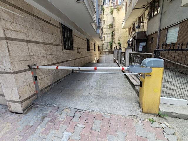 GAZIOSMANPAŞA KARLITEPE'DE, OTOPARKLI, HAVADAR VE GÜNEŞ ALAN ÖZEL TASARIM 2+1 KIRALIK DAIRE