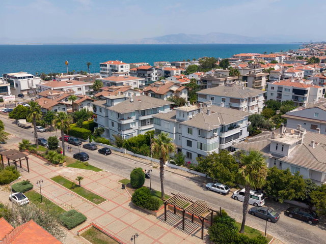 HALILLE GÜZELBAHÇE'DEN DENIZE 100 MT. MERKEZI KONUMDA DAIRE