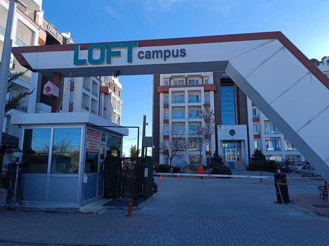 REMAX POINT'TEN LOFT CAMPUS SİTESİ'NDE SATILIK ARAKAT EŞYASIZ 1+1