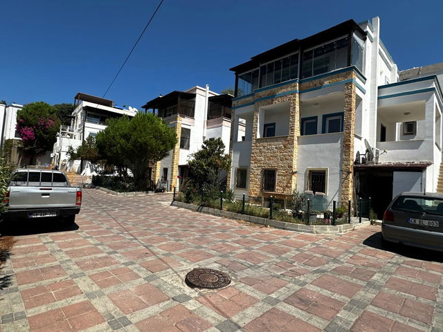 BODRUM KONACIKTA ACROPOL EVLERI ALTINDA 3+1 TERAS DUBLEKS