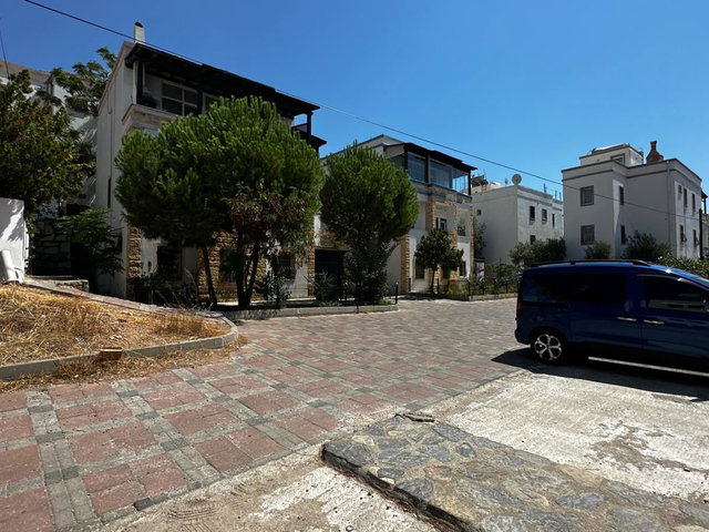 BODRUM KONACIKTA ACROPOL EVLERI ALTINDA 3+1 TERAS DUBLEKS
