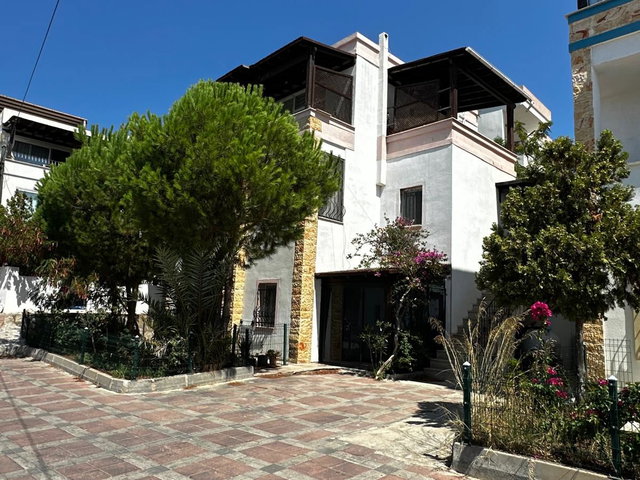 BODRUM KONACIKTA ACROPOL EVLERI ALTINDA 3+1 TERAS DUBLEKS