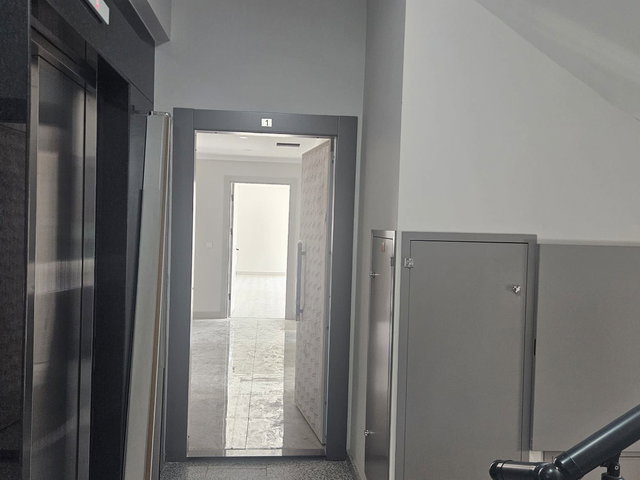KARTAL YAKACIK SEÇKİN BİNA TERASLI DENİZ MANZARALI 4+1