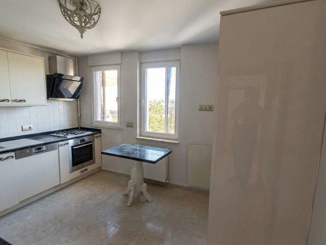 BAKIRKÖY YEŞİLKÖY’DE GÜNEY CEPHELİ 4+1 | 156 M² NET | 2 BANYO | BALKONLU KİRALIK DAİRE
