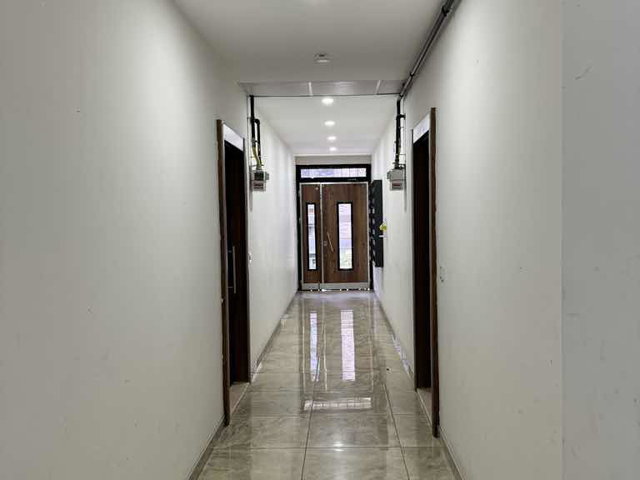 KÜÇÜKYALI SAHİLDE MARMARAYA 2 DK EŞYALI KAPALI OTOPARKLI KİRALIK 1+1