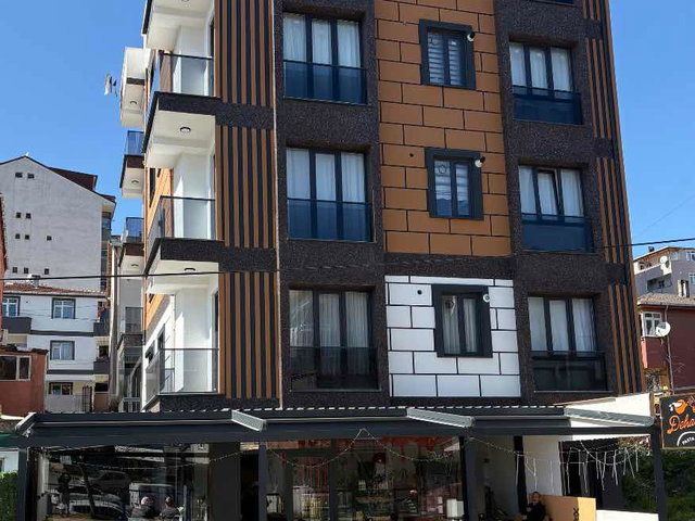 ÇAYIROVA KENT MERKEZİNİN YANI BAŞINDA 2+1 SATILIK DAİRE