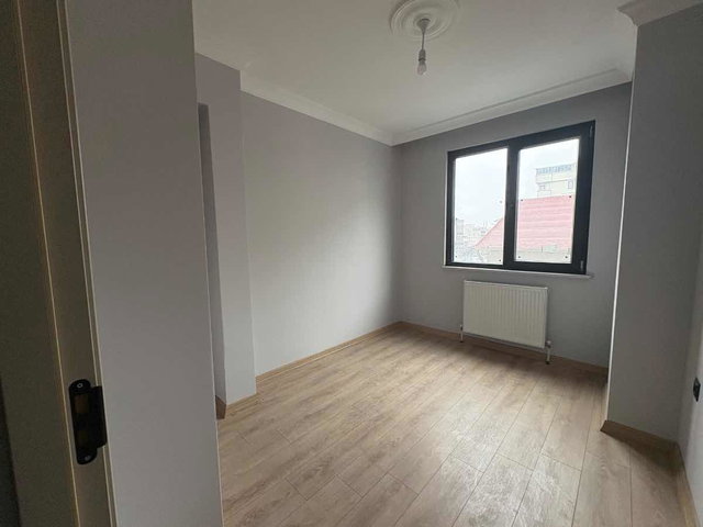 ÇAYIROVA KENT MERKEZİNİN YANI BAŞINDA 2+1 SATILIK DAİRE
