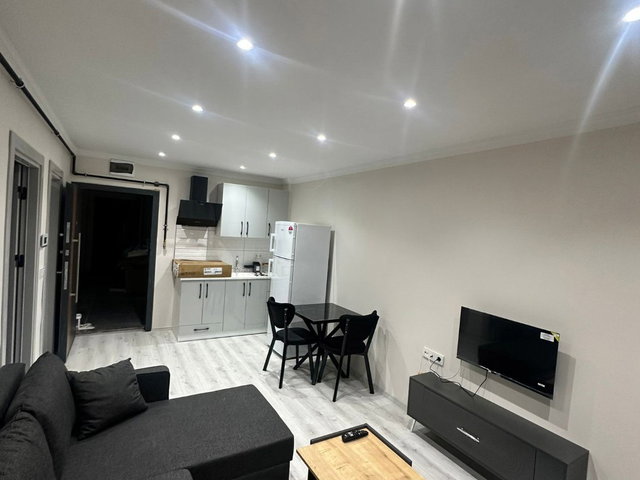 RE/MAX İNCİ'DEN ÖĞRETMENEVİ YAKINI 1+1 EŞYALI KİRALIK DAİRE