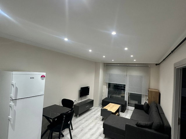 RE/MAX İNCİ'DEN ÖĞRETMENEVİ YAKINI 1+1 EŞYALI KİRALIK DAİRE