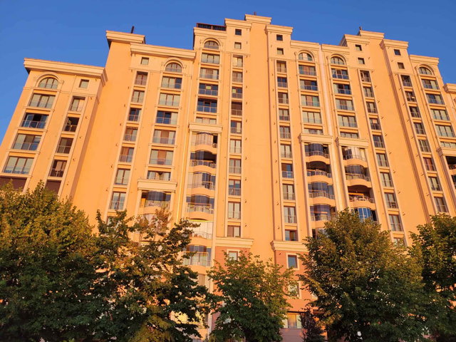 BÜYÜKÇEKMECE PELICAN HILL'DE GÖL MANZARALI GENİŞ 2+1 SATILIK DAİRE