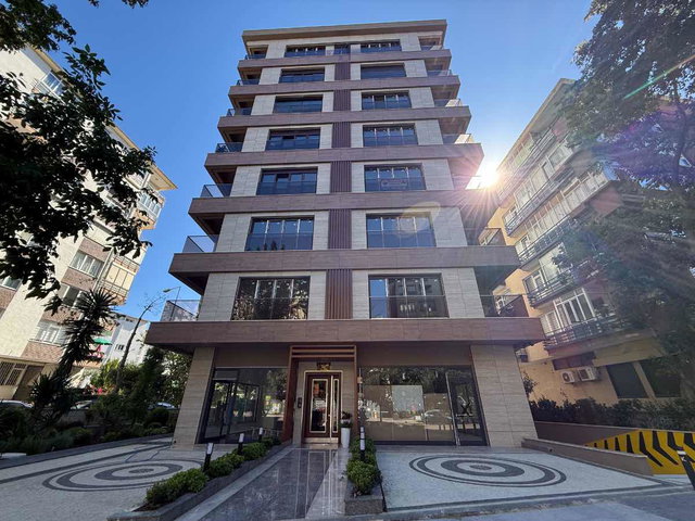 GÖZTEPE FAHRETTİN KERİM GÖKAY CADDESİNDE KİRALIK 3,5+1 DAİRE