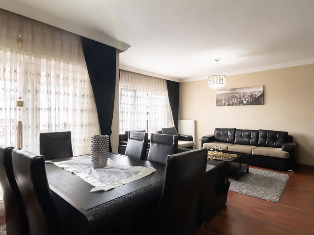 AKKENT 1 SİTESİ’NDE 3+1 4. KAT PEYZAJ VE HAVUZ MANZARALI KİRALIK DAİRE