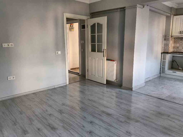 REMAX VİRA'DAN BEŞKÖPRÜ'DE SATILIK DAİRE 2+1 80M2 1.KAT