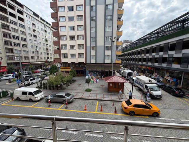 RİZE EKREM ORHON'DA 3+1 BAKIMLI GÜNEŞ ALAN ÇİFT CEPHE DAİRE