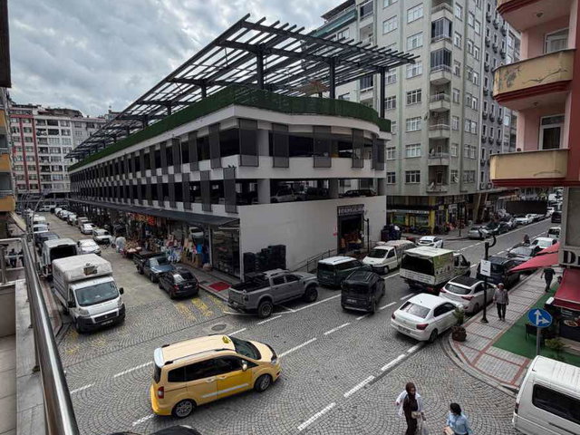 RİZE EKREM ORHON'DA 3+1 BAKIMLI GÜNEŞ ALAN ÇİFT CEPHE DAİRE