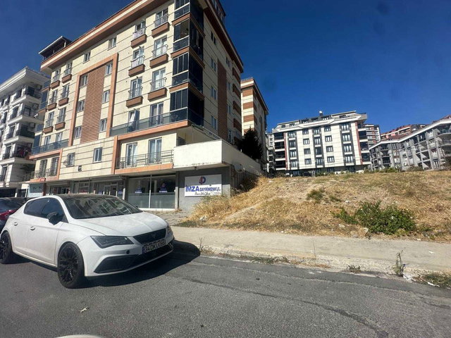 ADNAN KAHVECİDE SATILIK SİTE İÇİ 3+1 GENİŞ KULLANIMLI DAİRE